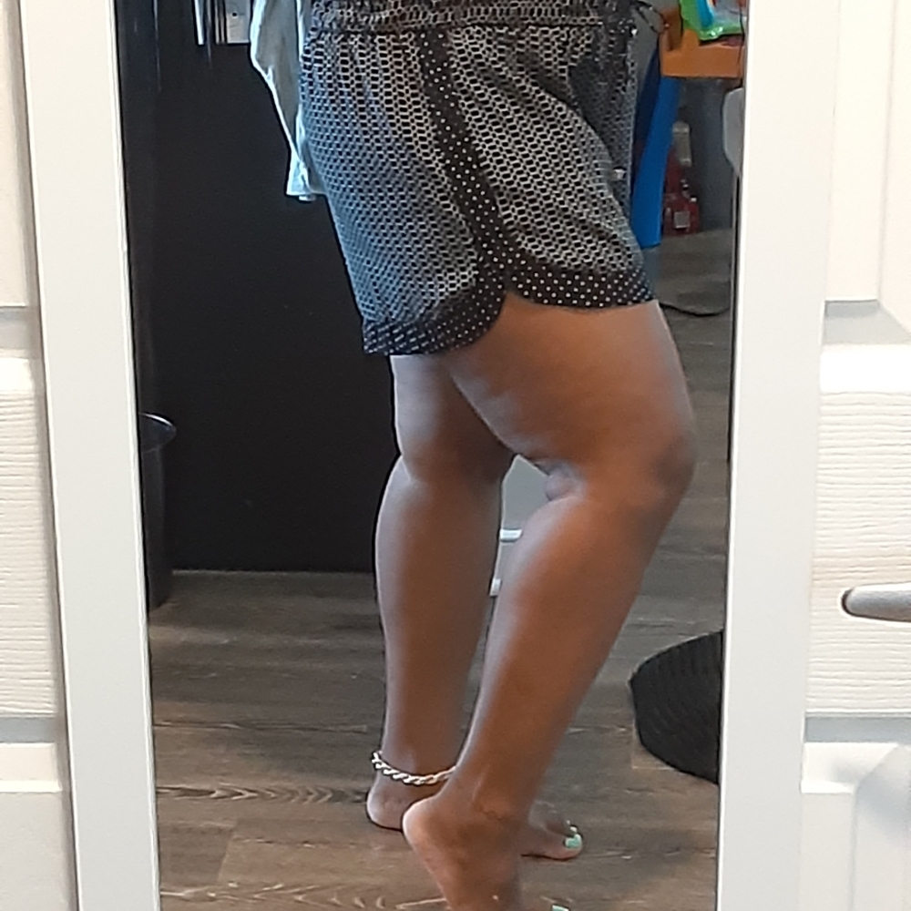 Shorts - Picture 3 of 4